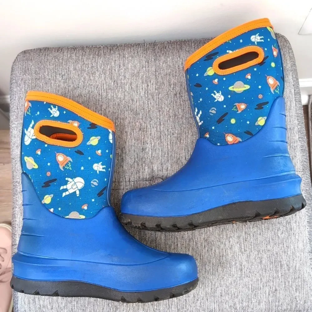 Bogs Neo-Classic Blue Space Spaceman Print Kid's Waterproof Winter Boots Sz 5